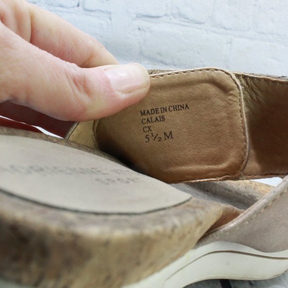 Adrienne Vittadini Calais Two Band Tan Leather Comfortable Slide Sandals 5.5 M - Picture 7 of 9